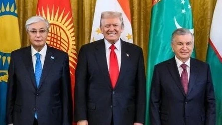 Трамп Токаев менен Мирзиёев менен телефон аркылуу сүйлөштү жана аларды G20 саммитине чакырды