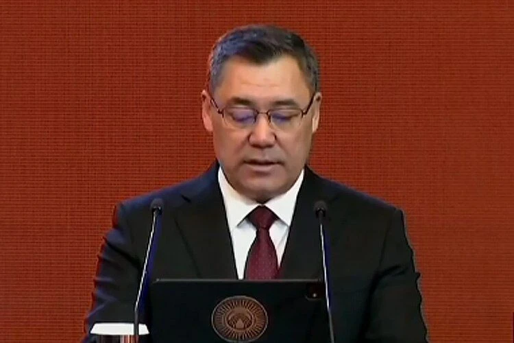 President: Those who steal from the state or give bribes will go to prison