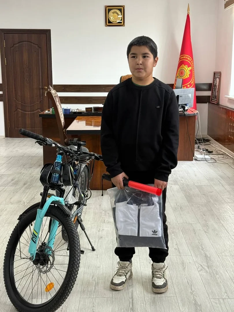 Dreams come true. A schoolboy from Jalal-Abad region was accepted into the Internal Affairs Department and received gifts