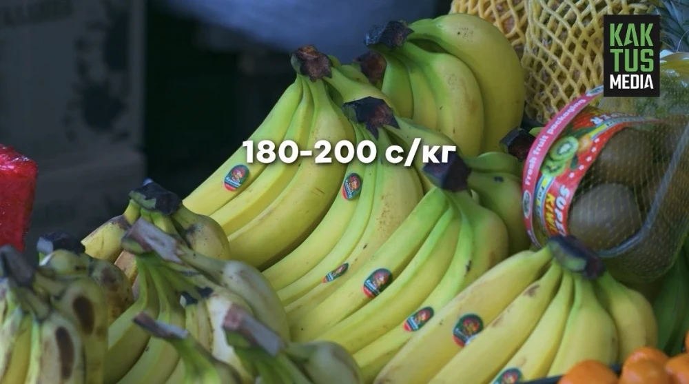 How much will the New Year's table cost if you buy everything at the Osh market?