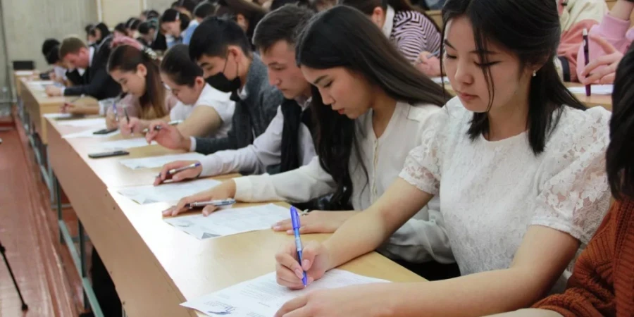 Гуля Кожокулова: Студенттерди мамлекет үчүн иштөөгө милдеттендирүү керек