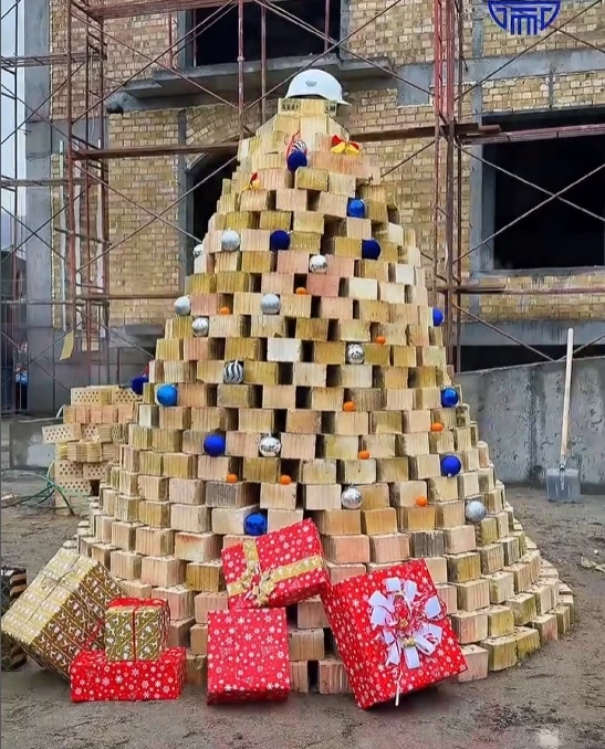 The Christmas Tree Made of Bricks: The Ministry of Construction Surprised with a Brick Art Object for the New Year