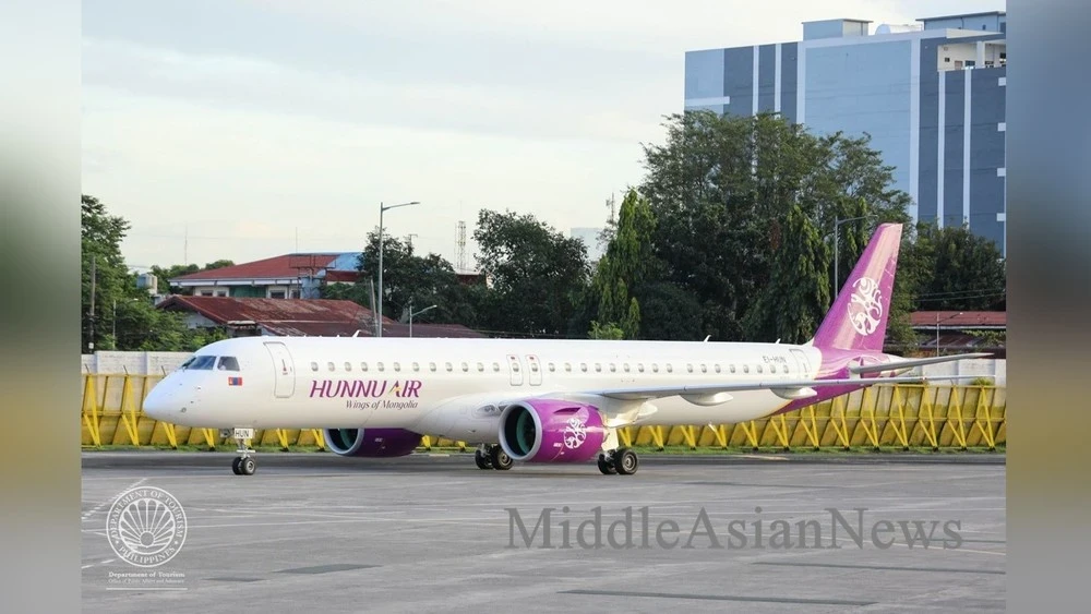 A plane from the Mongolian airline Hunnu Air has landed at Ninoy Aquino International Airport. Photo