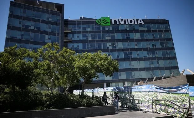 Дүйнөдөгү эң кымбат компания күчсүз техногиганттын акцияларын сатып алды