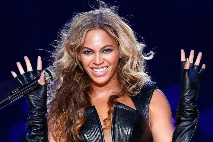 Forbes: Singer Beyoncé Becomes a Dollar Billionaire
