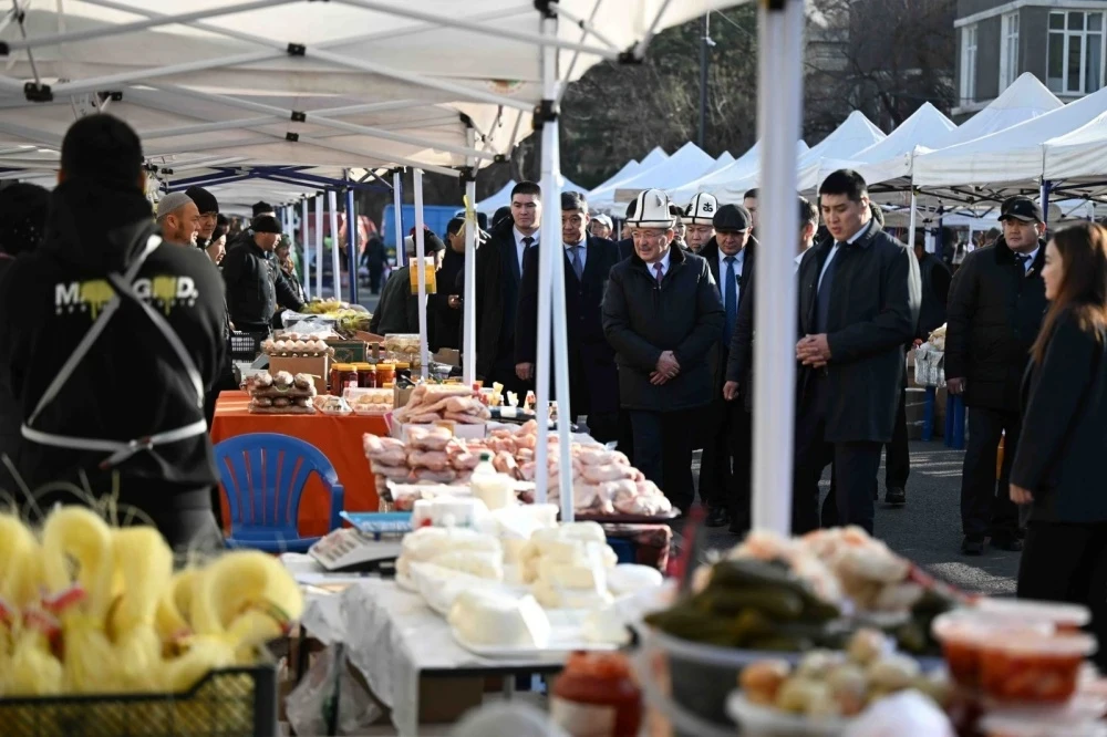 The head of the cabinet familiarized himself with the progress of the agricultural fair in Bishkek