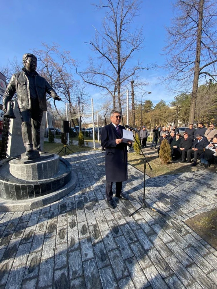 A monument to Tolomush Okeyev was unveiled in Bishkek. Photo