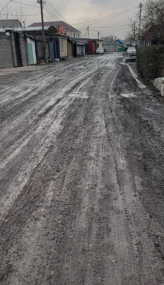 Call-центр: жители улицы Сергея Лазо жалуются на опасное состояние дороги