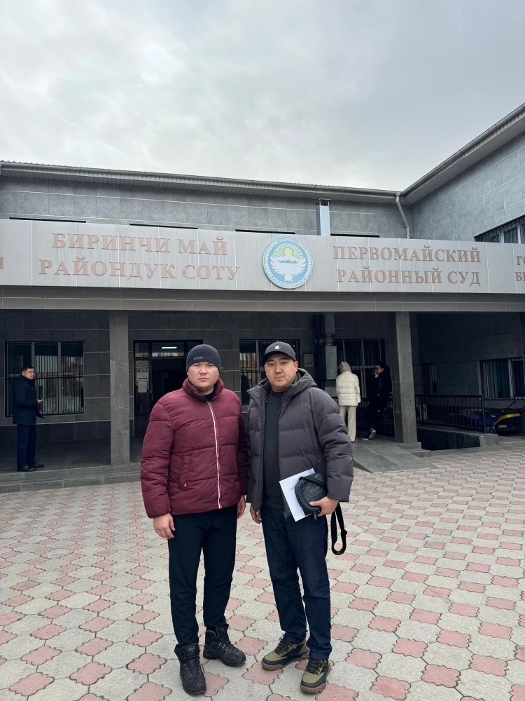 Айбек Тенизбай бошотулду СИЗОдон чыгып кетпөө боюнча кол коюу менен