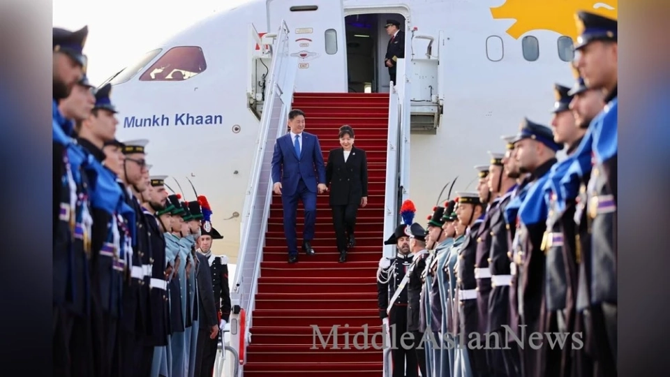 Президент Хурэлсух прибыл в Италию с государственным визитом на борту самолета «Мөнх Хаан»