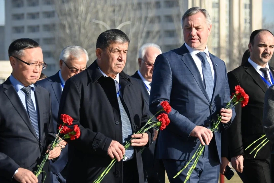 In Bishkek, the delegation of the CIS IPA laid flowers at the Victory Memorial
