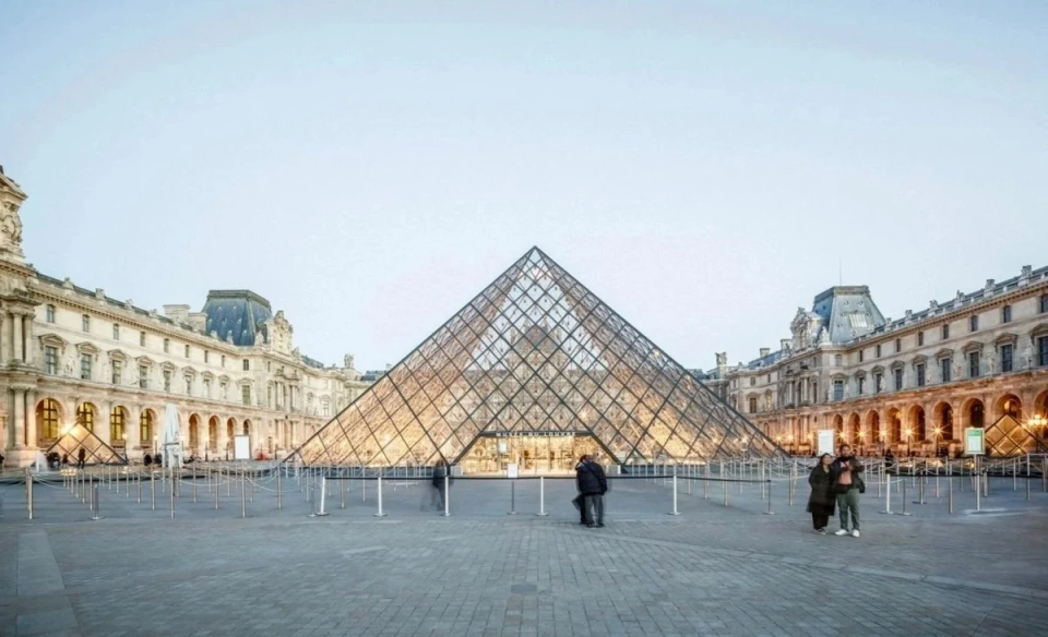 Flood in the Louvre: Ancient Scientific Texts Damaged