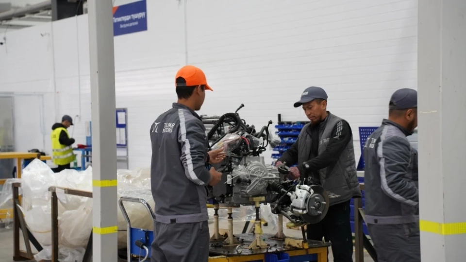 Bakyt Torobaev familiarized himself with the activities of the automobile plant "Tulpar Motors"