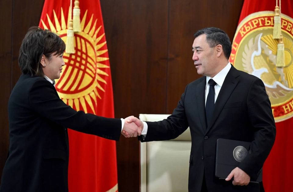 Садыр Жапаров принял омбудсмена Джамилю Джаманбаеву