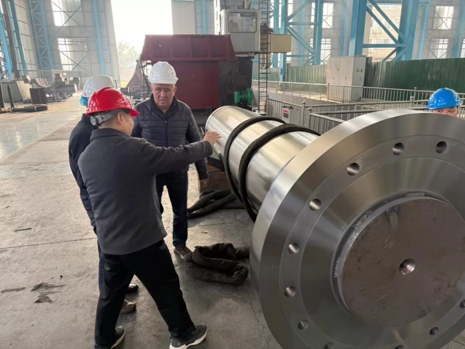 Уч-Курган жана Камбаратин ГЭС-2нин реконструкциясы: жабдууларды жеткирүү жана монтаждоо үчүн ылдамдатылган графиктер макулдашылды