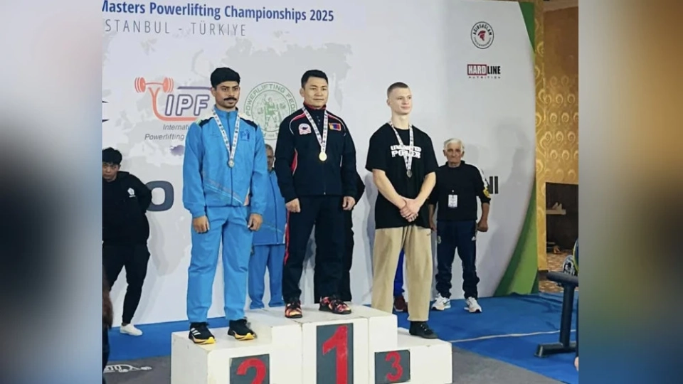 Mongolian Powerlifter Becomes Asian Champion