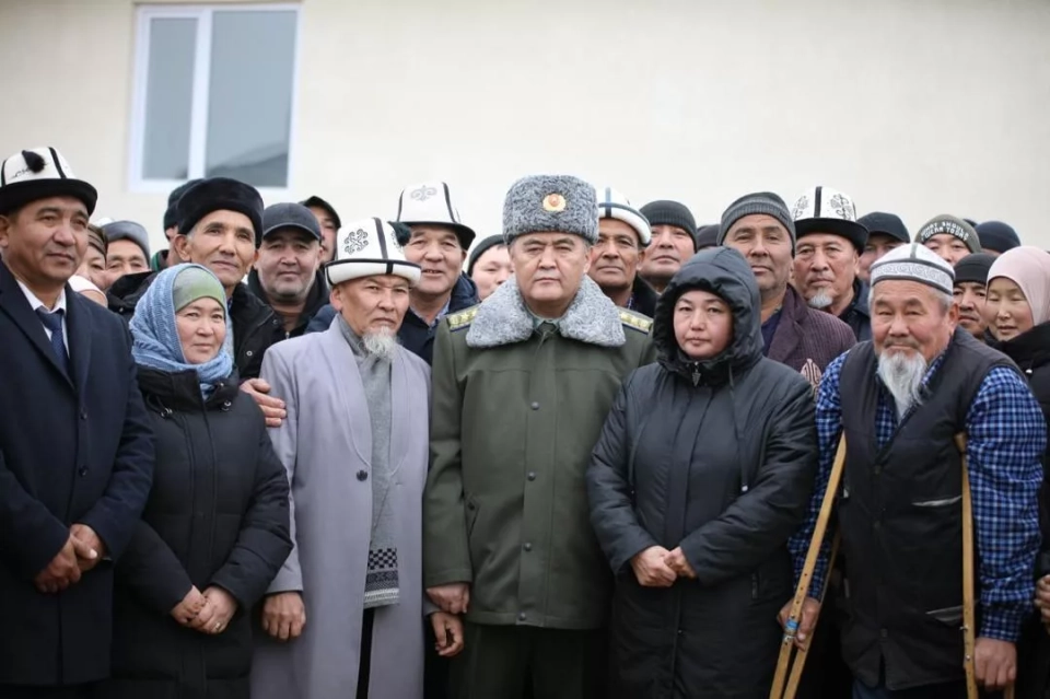 Ташиев посетил Лейлекский район и встретился с жителями сел Максат и Разаков