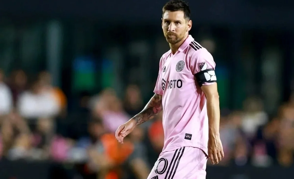 Фанаттар Индияда Лионель Месси чыгарылышы бузулгандан кийин башаламандык уюштурушту