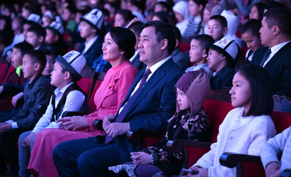 30 Children from Batken Region Flew to Bishkek for the Presidential New Year Tree