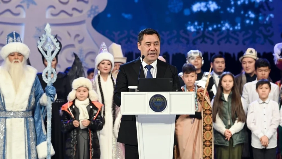 Children from Naryn Region went to Bishkek for the presidential New Year tree.