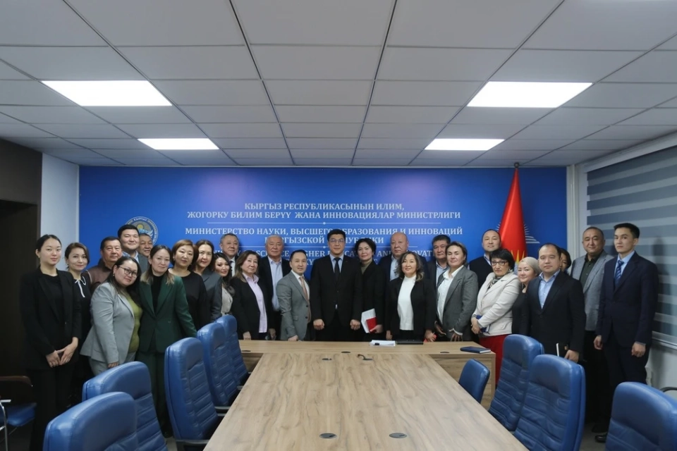 The former Minister of Science Baktyar Orozov was ceremoniously bid farewell at the department.