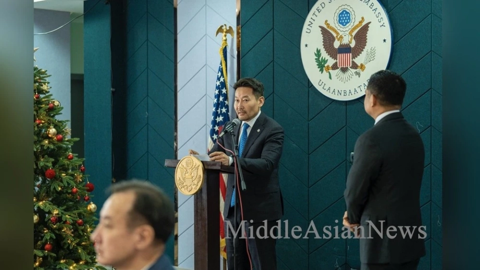 Улуу Мамлекеттик Хуралдын депутаттары АКШнын элчилигинде ыраазычылык күнүн бирге белгилешти