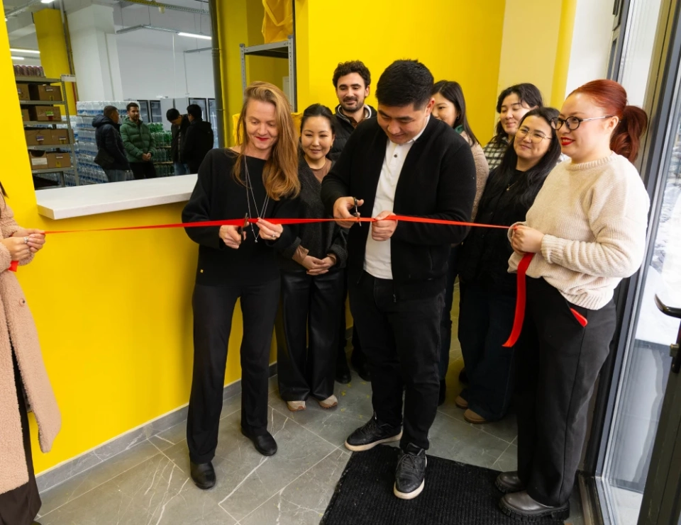 Glovo ускоряет доставку: в Бишкеке открылся второй круглосуточный микро фулфилмент-центр