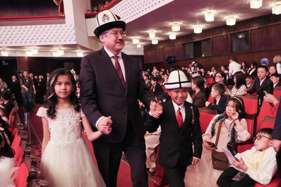 From the Snowy Trail to the Presidential Christmas Tree — The Story of a Schoolboy from Kara-Kulja