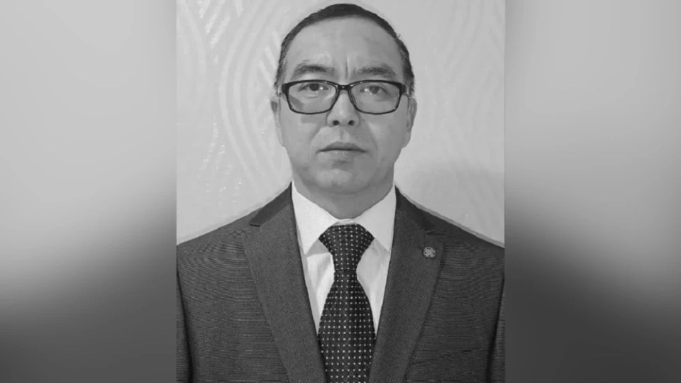 Казакстанда аким өзүнө кол салды