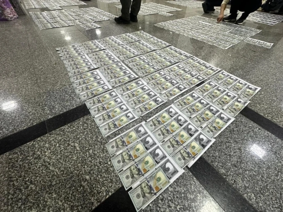 An employee of the Ministry of Internal Affairs' Anti-Drug Trafficking Department and his accomplice arrested for extorting $190,000