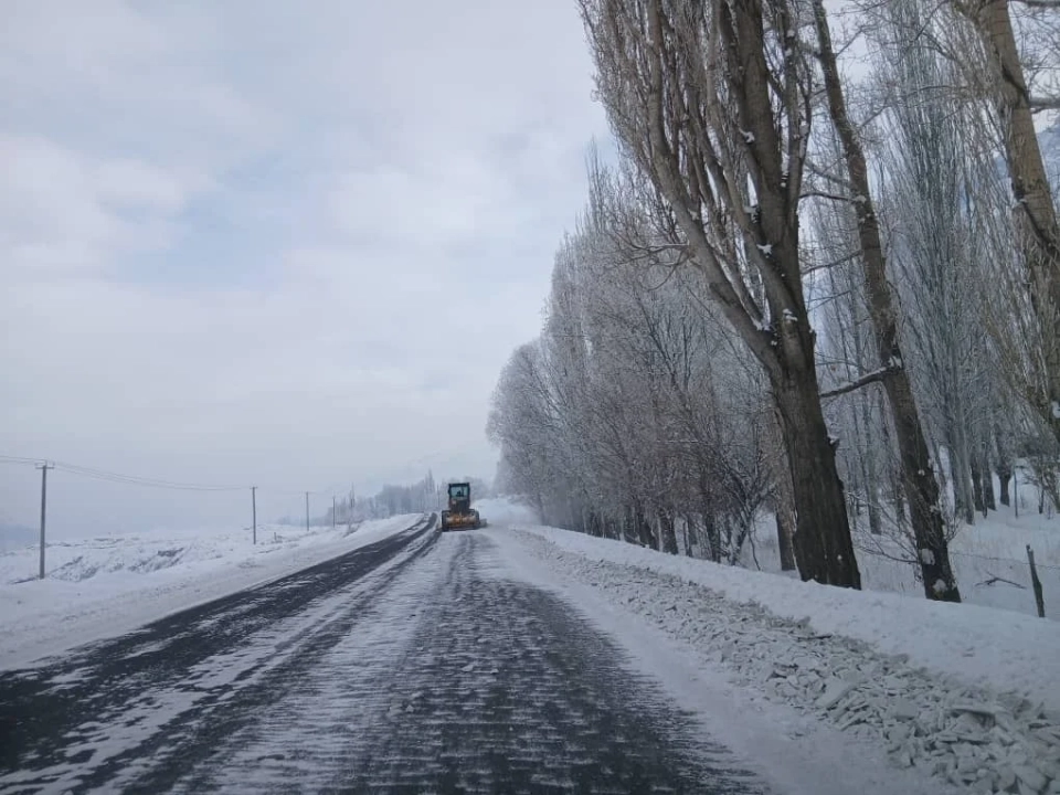 Бардык Кыргызстандын ашуулар жана жолдор өтүү үчүн ачык.