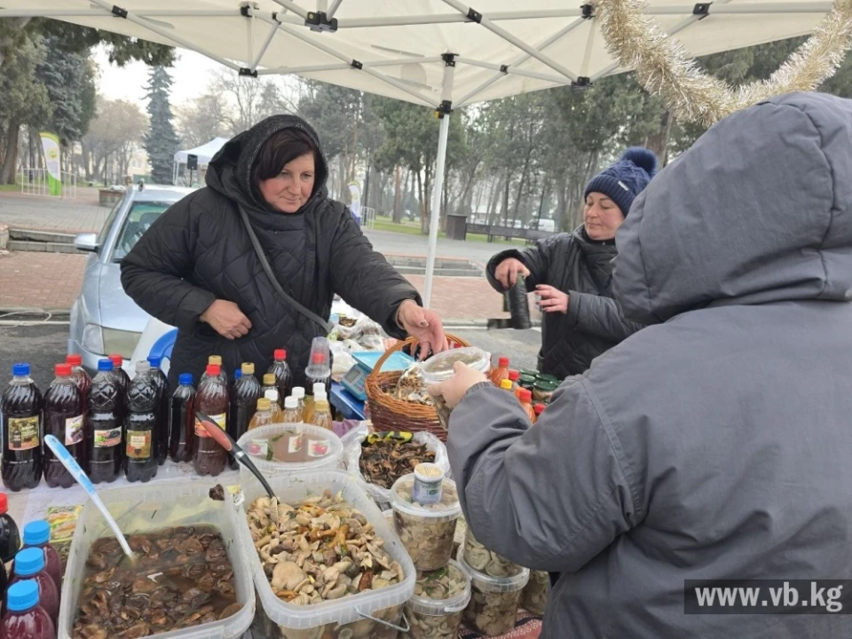 Көңүл ач, эл! Бишкекте фермерлердин базары өзүнүн ишенимдүү сатып алуучуларын күтүп жатат