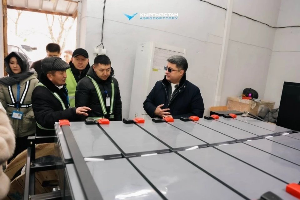 "Manas" implements CAT III system for low visibility flights