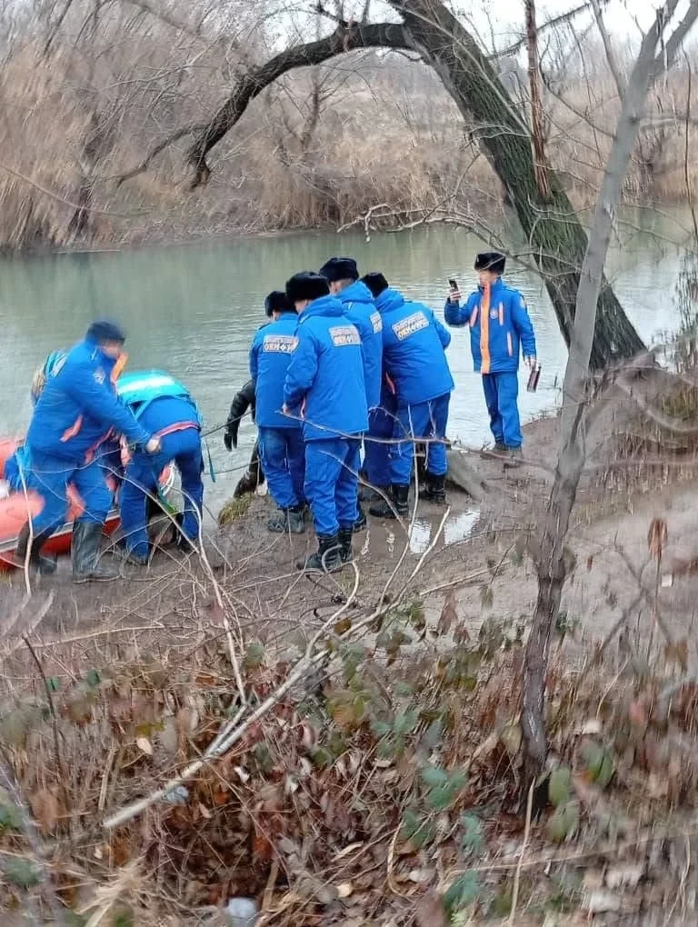 Үчүнчү «Тазалык» кызматкеринин каналда кулаган денеси табылды. Издөө аякталды.