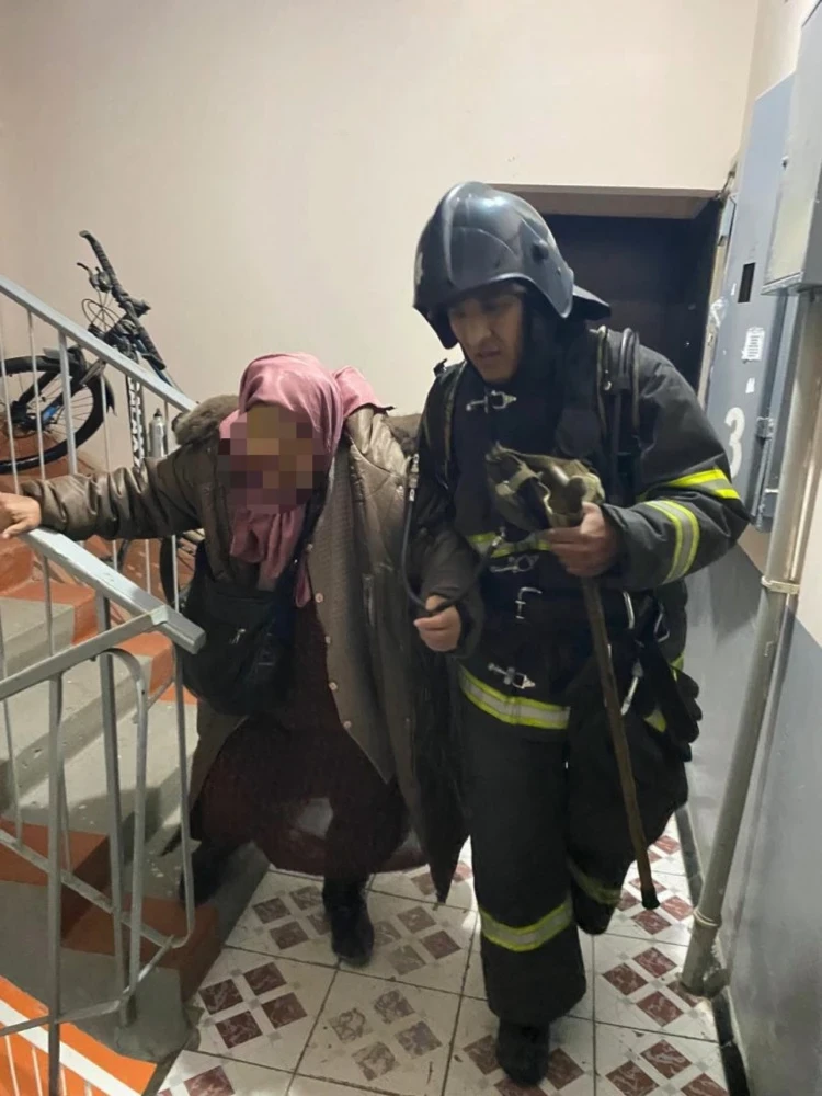 Өрт "Джале"да. Көп кабаттуу үйдөн 20 адам эвакуацияланды