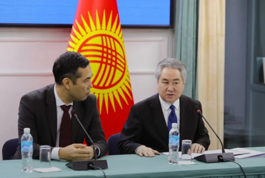 Жаңы ректор Дипакадемиянын КР жамаатына тааныштырды