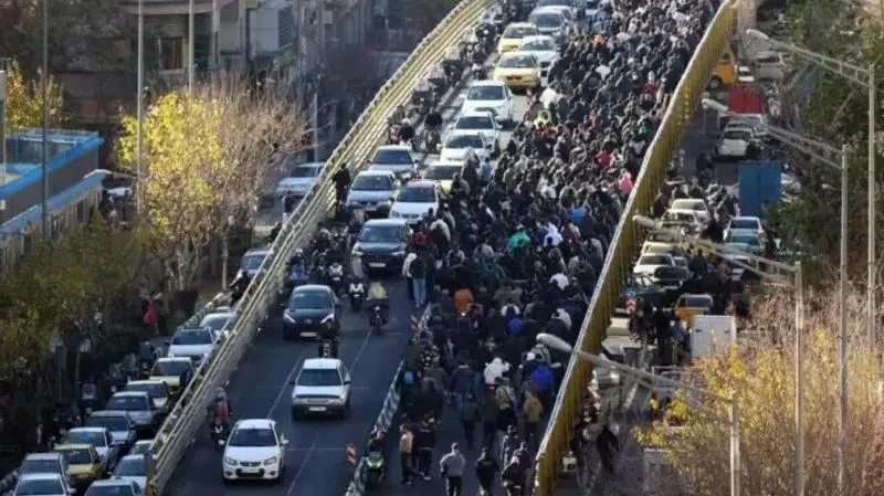 In Iran, anti-government protests have been ongoing for six days: there are casualties