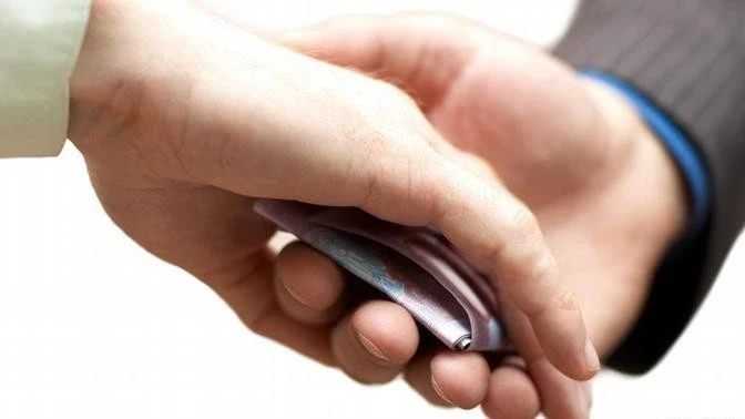 In Uzbekistan, citizens who report corruption will be issued a protection order and a badge.