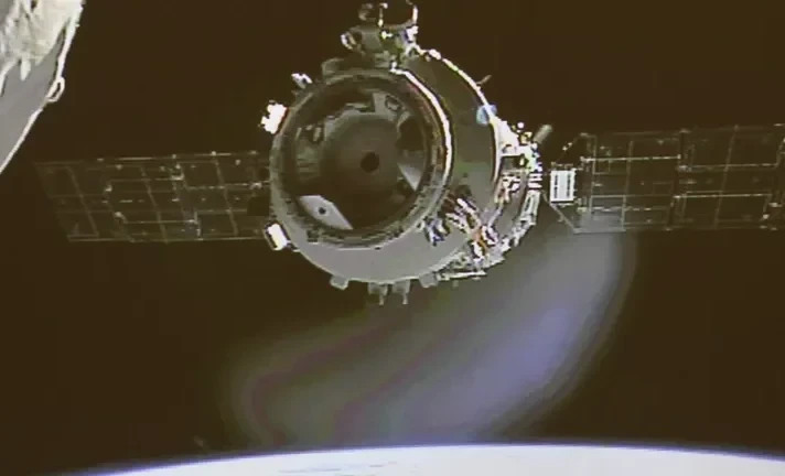 Taikonauts Conducted Experiments with Lithium-Ion Batteries