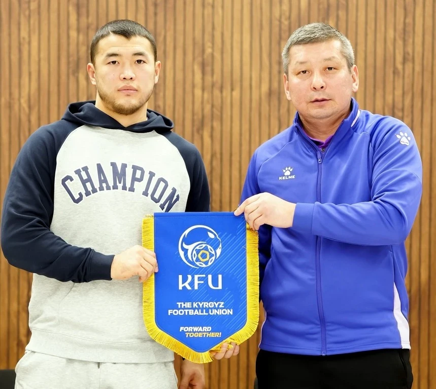 Asian Cup. Akjol Makhmudov met with members of the Kyrgyzstan national team