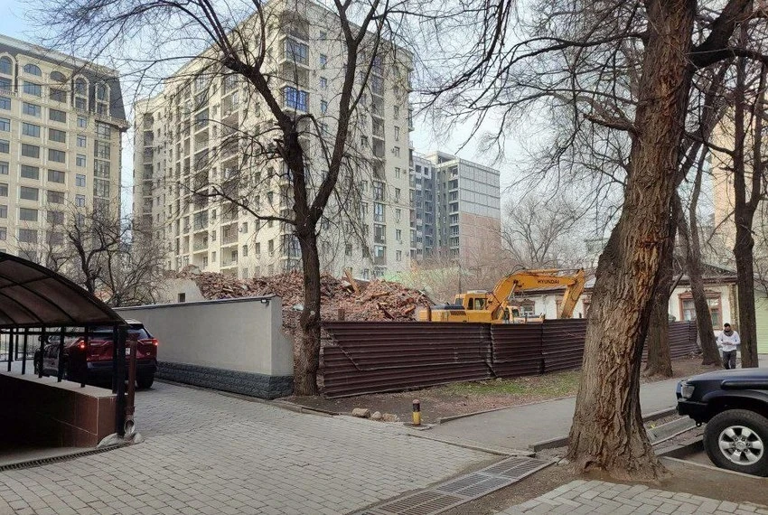 Неделя-24. Мамлекеттик кызматкерлер хаджга барышты, ал эми Бишкек өз тарыхын жоготууну улантууда