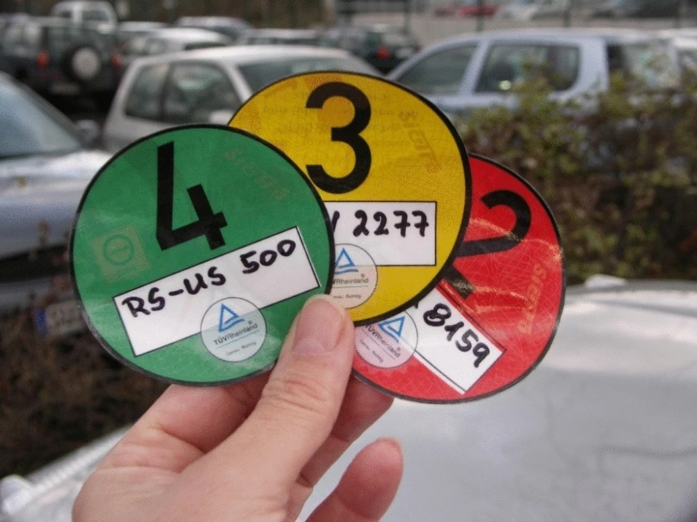 In Tashkent, the issuance of stickers based on vehicle emissions levels has begun.