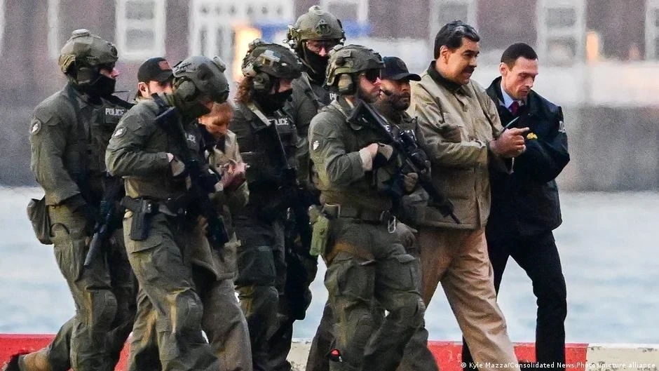 Эксперт суперкурулуш жөнүндө айтты, "жабып" Мадуронун коргоосун