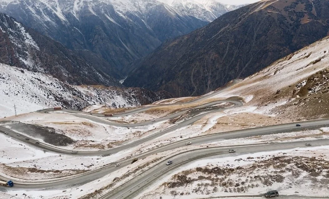 Кыргызстандын тоолуу жолдорунда лавиналар жана муз тоңуу күтүлүүдө