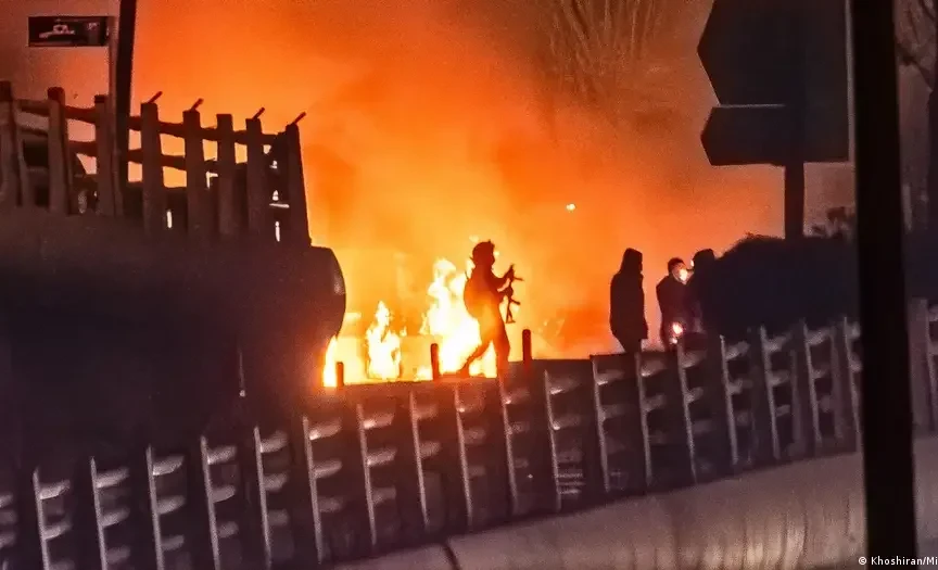 Иран АКШнын мүмкүн болгон чабуулу тууралуу кабарлардын фонуна карата асманды жапты