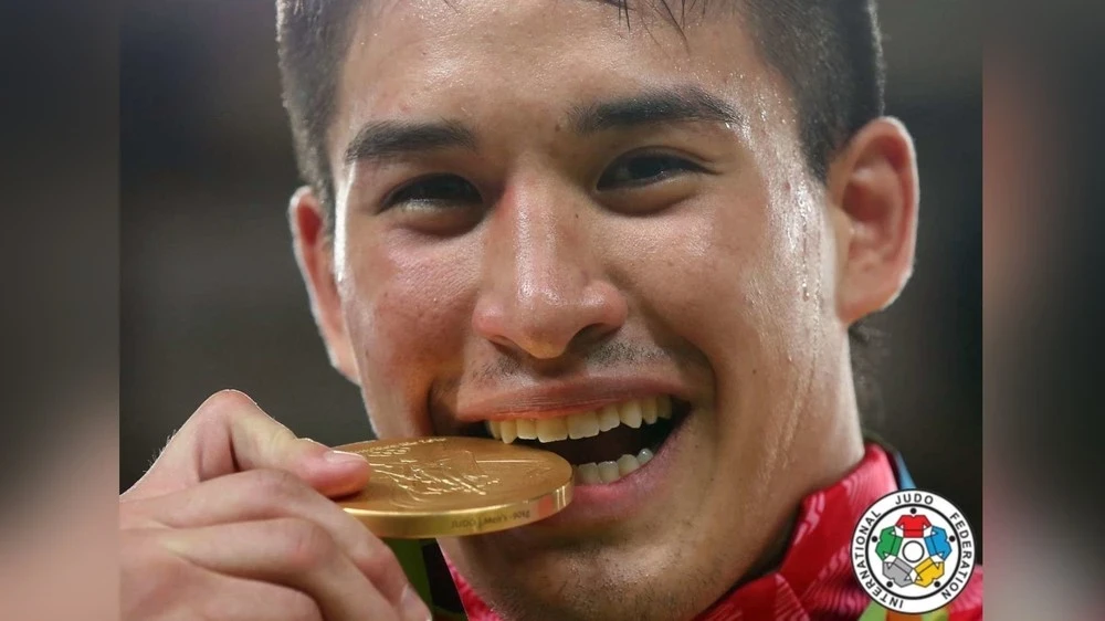 Олимпиада чемпиону Масу Бейкер Увс аймагындагы жаш монгол дзюдочуларды машыктырат