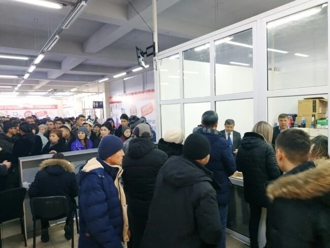 Ким президентти алмаштырып, автобумажкаларды аралаштырды?