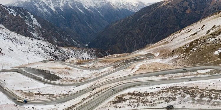 На посттордо «Сосновка» жана «Кара-Кол» кышкы шинасыз унааларды өткөрбөйт