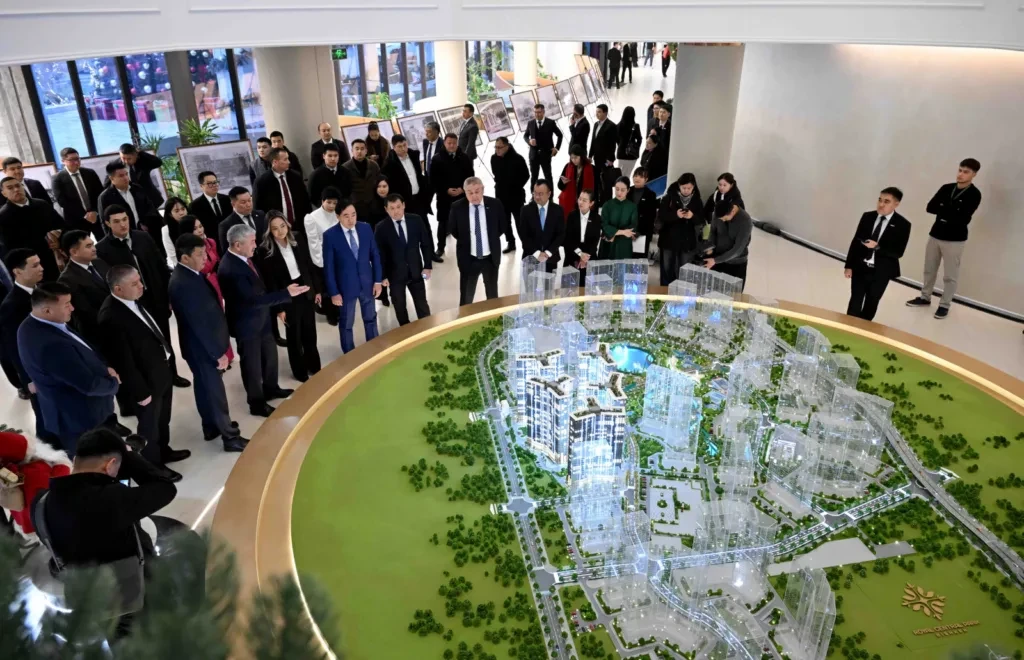 Visit of the head of the Cabinet of Ministers of Kyrgyzstan Adylbek Kasymaliev to the Rox Center building