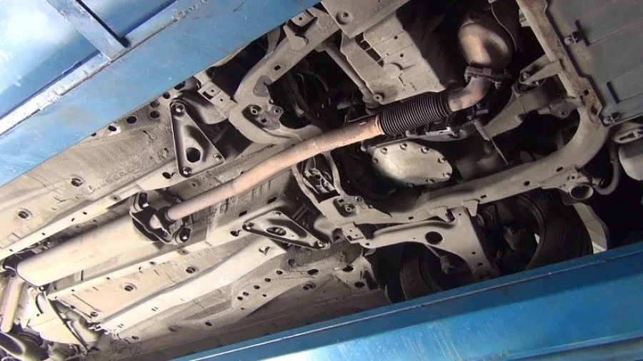 Жогорку Кенеште катализаторсуз жүргөндөрдү айыппулга жыгуу сунушталды